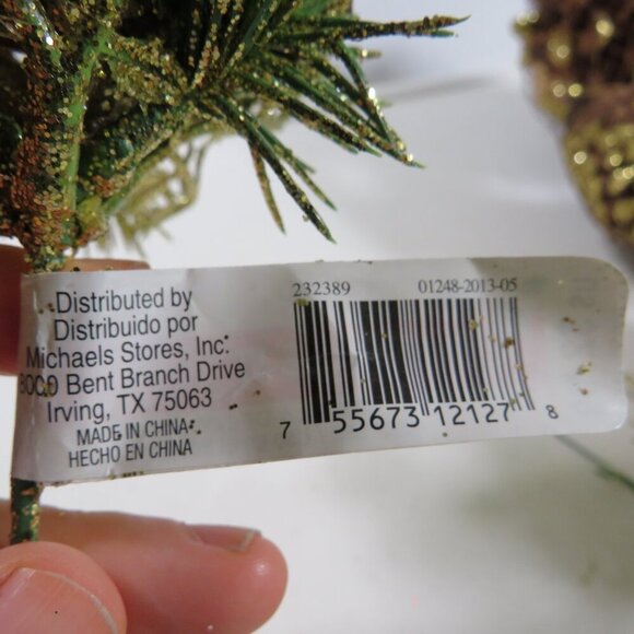 Holiday Picks and Pinecones NEW with Tags - Picture 7 of 8